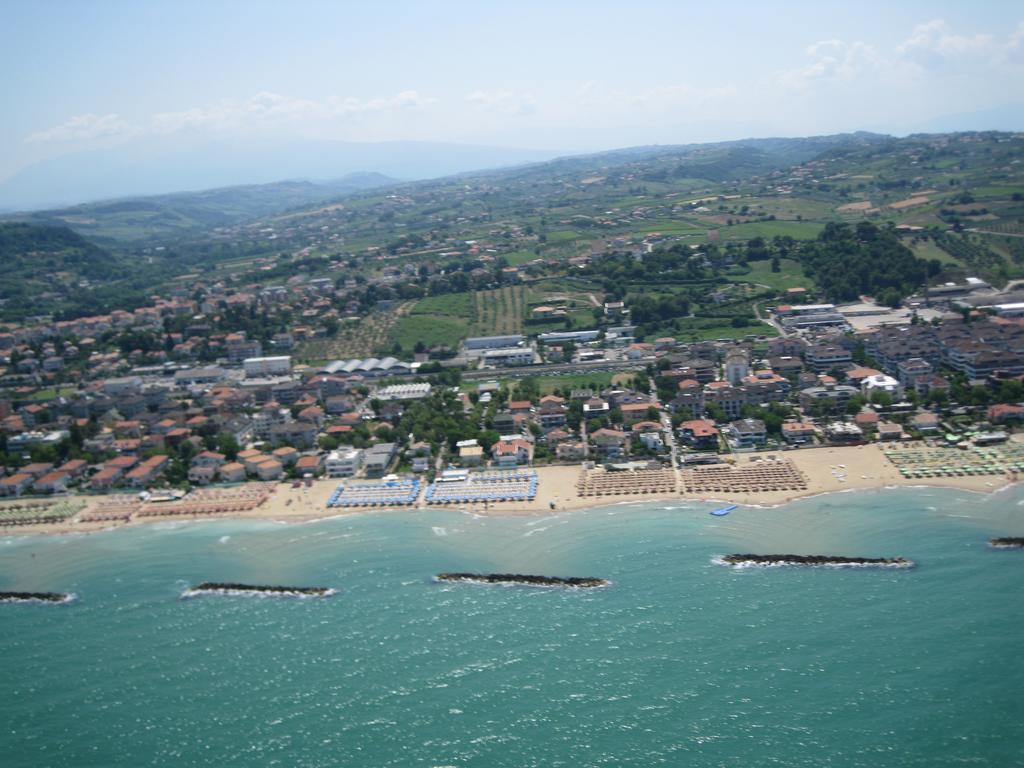 Apartamento Holiday Dreams Francavilla Al Mare Exterior foto