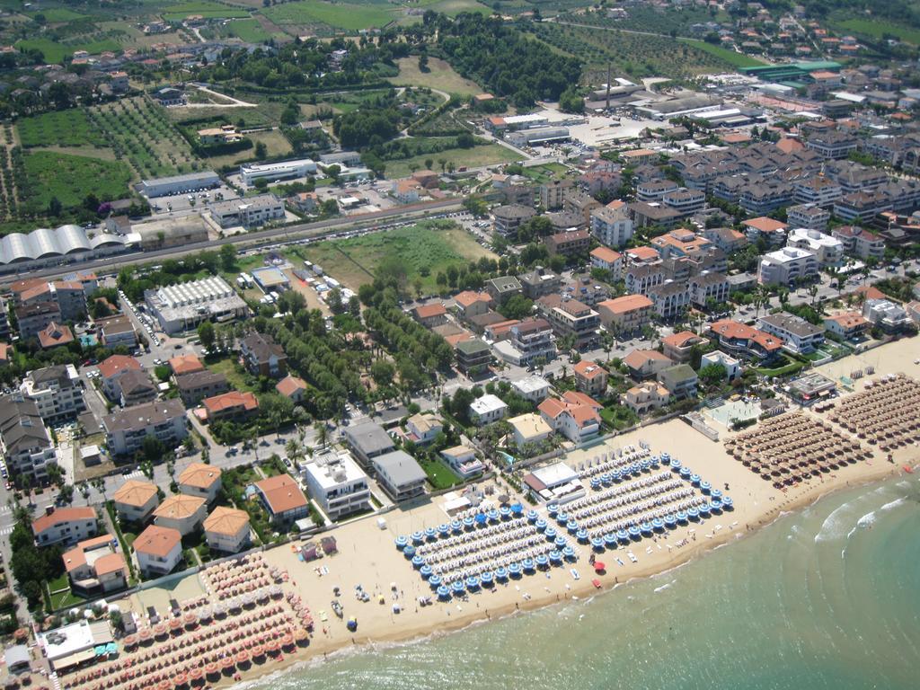 Apartamento Holiday Dreams Francavilla Al Mare Exterior foto