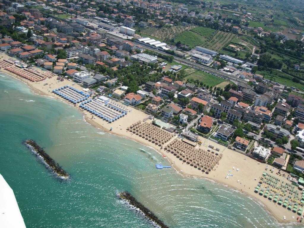 Apartamento Holiday Dreams Francavilla Al Mare Exterior foto
